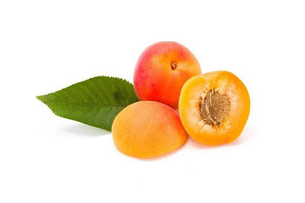 深圳食堂承包公司为您讲解吃杏子的好处