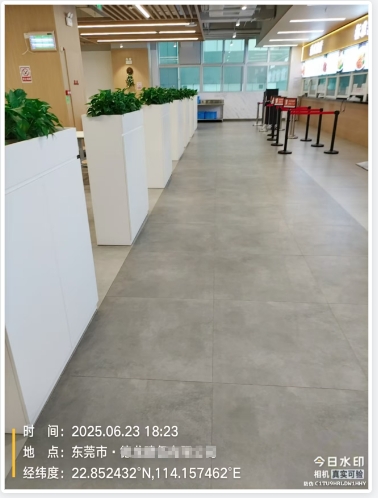 以“细节狂魔”之姿，铸就食堂卫生的坚固防线